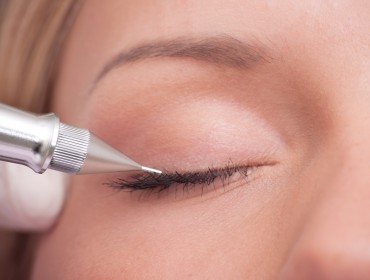 Eyeliner Supérieur: L’oeil de biche Brigitte-Beauté Genève
