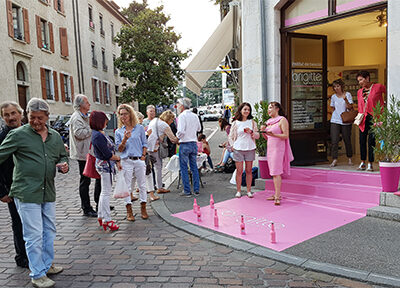 L'attente des vedettes le festival des soins cellulaire