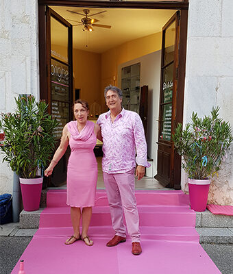 Ceux qui militent pour le rose de la vis Institut aussi pour homme